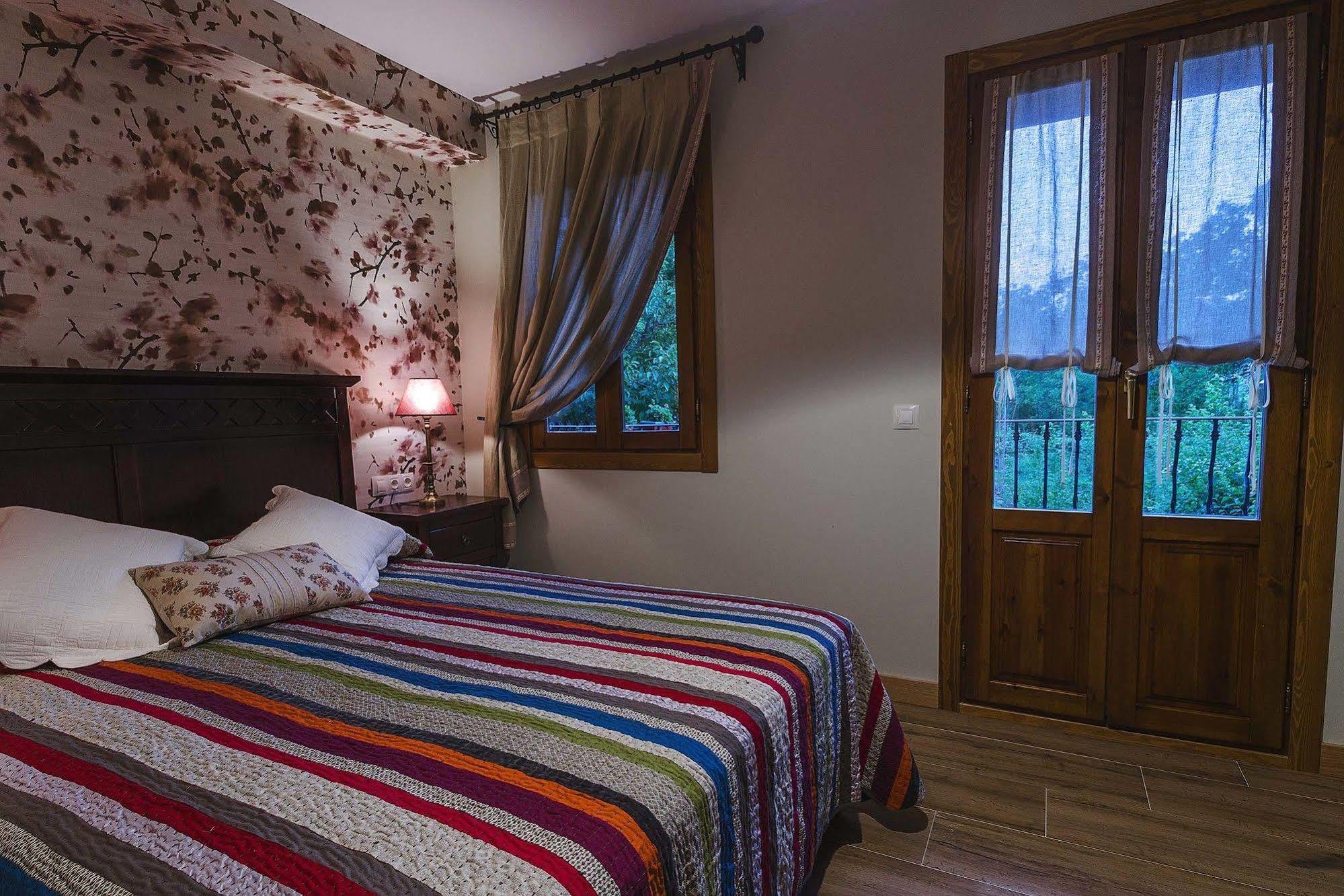 Hostal Casa Martin Ordesa Sarvisé Exterior foto